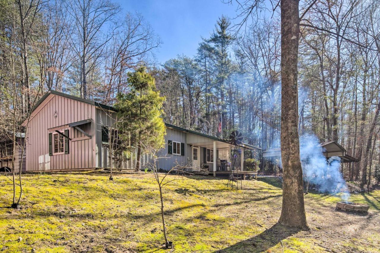 Penrose Home With Covered Deck And Fire Pit! Esterno foto